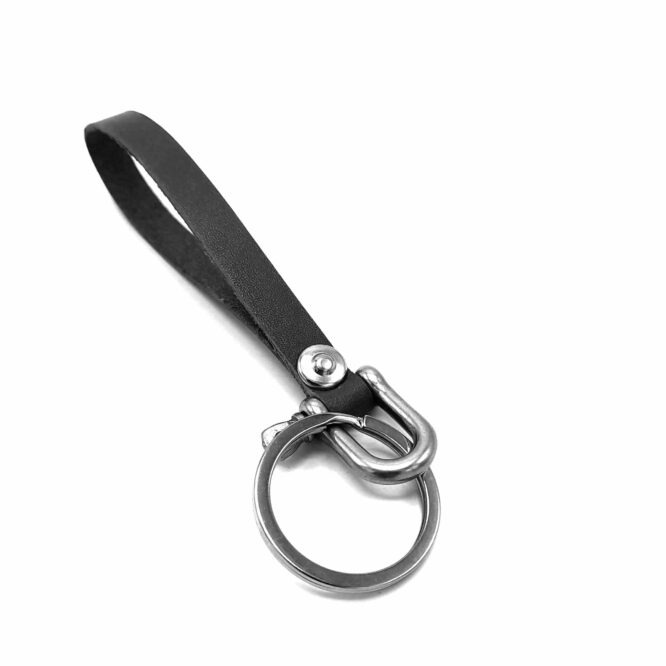 Me1506 – Genuine Leather keychain