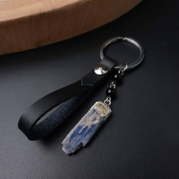 Me1523 – علاقة مفاتيح جلد أسود مع حجر أزرق كوارتز  مطلي فضة بالكهرباء