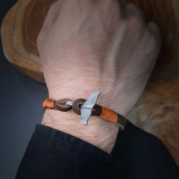 Me1579 –  Whale Tail Multilayer Leather Bracelet