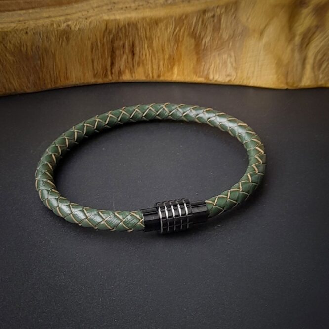 Me1668 –  genuine Braided leather Bracelet
