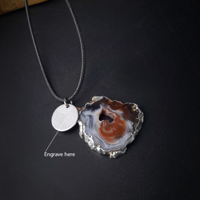 Me1709 – Agate Stone with Silver Electro Plated Car Pendant