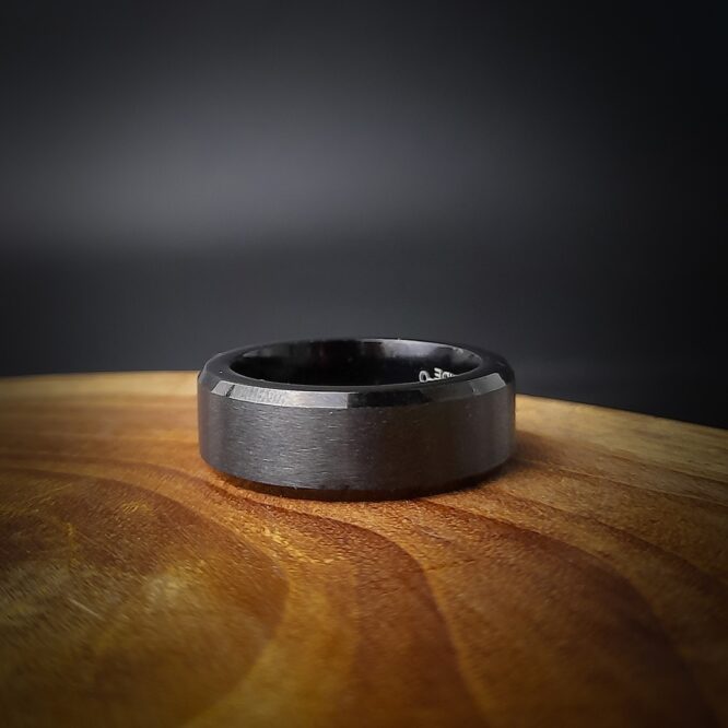 Me1703 – Black Tungsten Ring