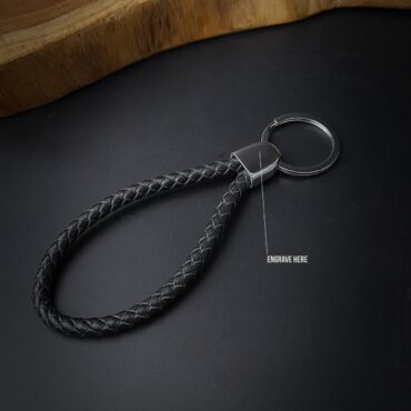 Me1718 – Genuine Black Leather keychain